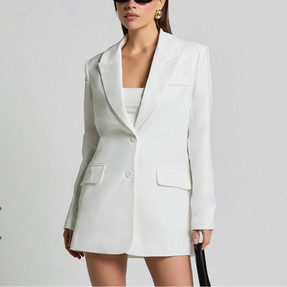 Showpo NWT Haidy Single Breasted Boyfriend Blazer in White 🤍🤩 - Picture 1 of 14
